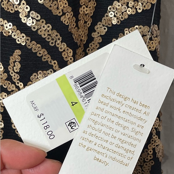 Jessica Simpson Black and Gold Sequin
Shift Dress size 4 - Picture 15 of 15